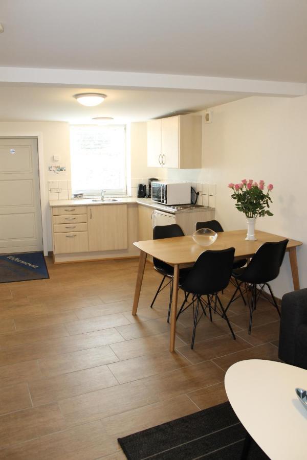 Amalie Bed And Breakfast & Apartments Odense Bagian luar foto