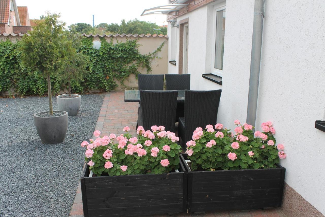 Amalie Bed And Breakfast & Apartments Odense Bagian luar foto